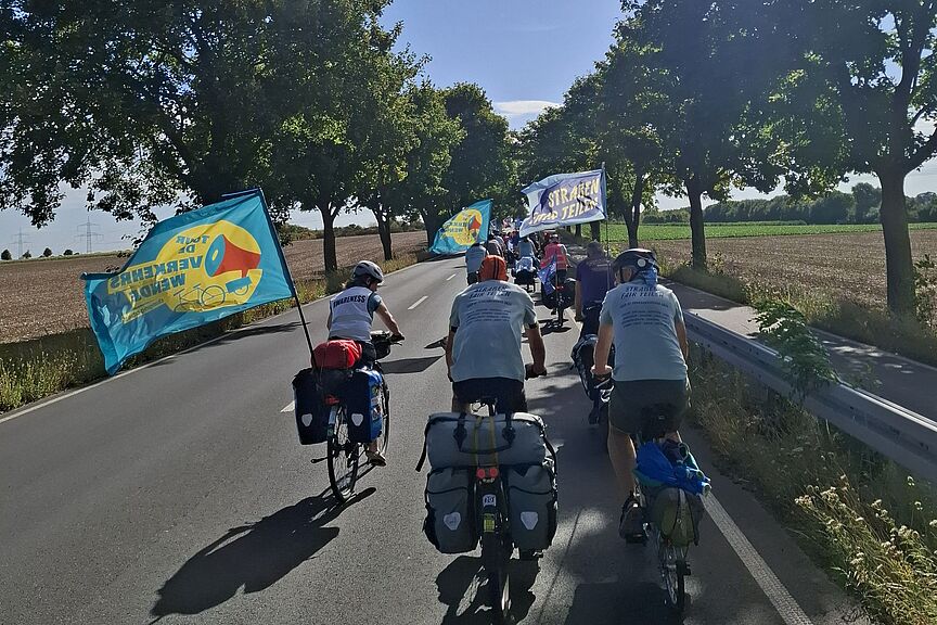 Tour de Verkehrswende Radfahrende bei der Tour de Verkehrswende 2026